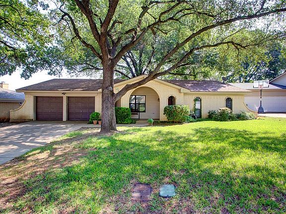 3rd image of 2319 Southcrest Dr