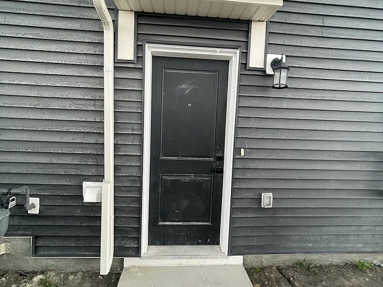 404 Lewiston Lndg NE #1 — Photo 3