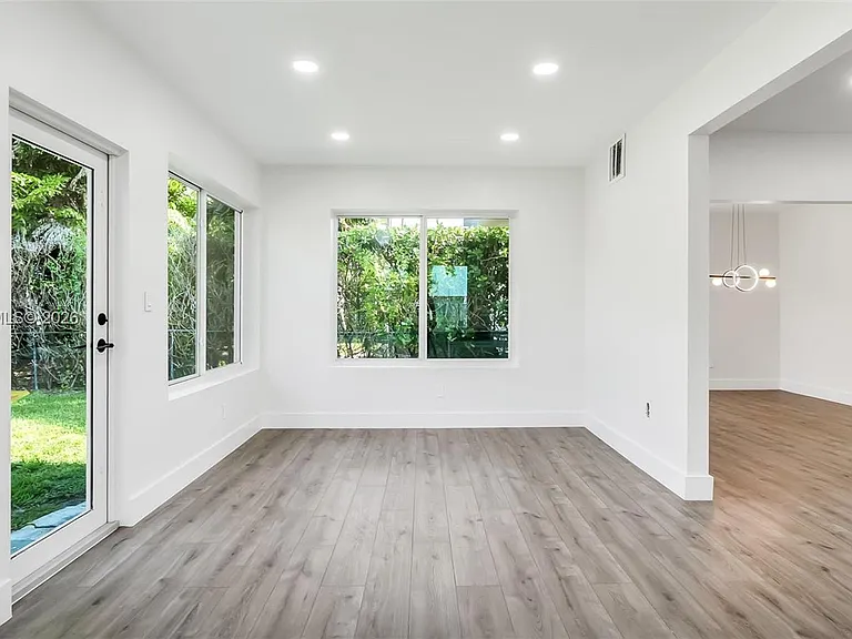 1500 NE 13th Pl — Photo 24