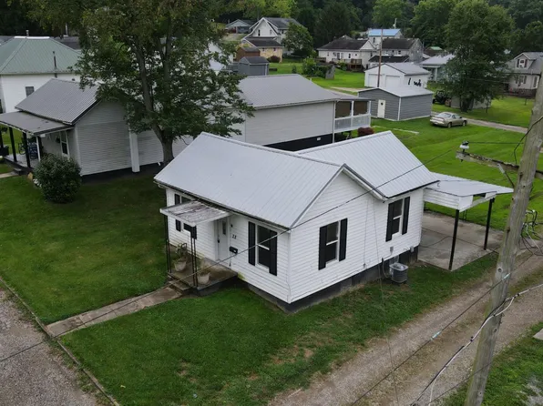 28 Maple St, Glouster, OH 45732