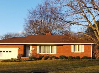 1349 Parkside Dr, Alliance, OH