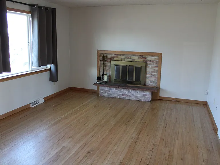 404 N Roosevelt Ave — Photo 2