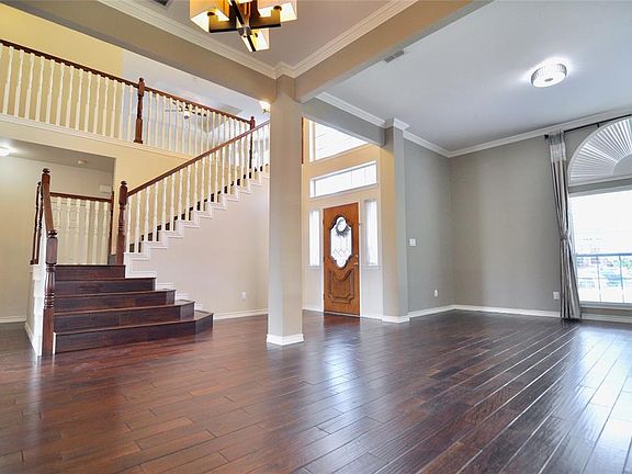 4th image of 631 Beal Ln