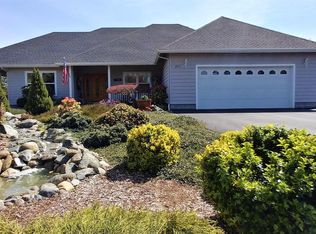 871 Breezy Ln, Grants Pass, OR 97527