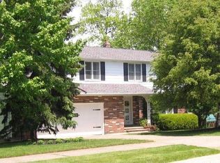 2334 Green Acres Dr, Parma, OH 44134