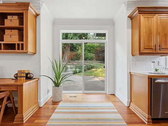 5th image of 19477 View Dr