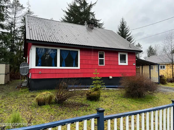 406 Haugen Dr, Petersburg, AK 99833