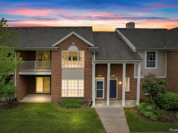 16417 Chatham Dr, Macomb, MI 48044