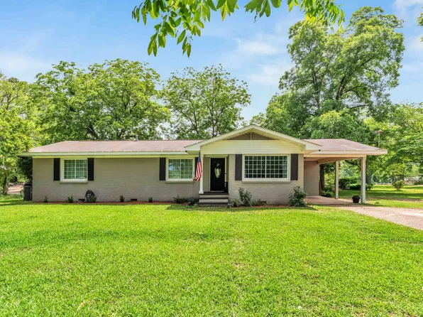 143 Broad St, Gilbertown, AL 36908