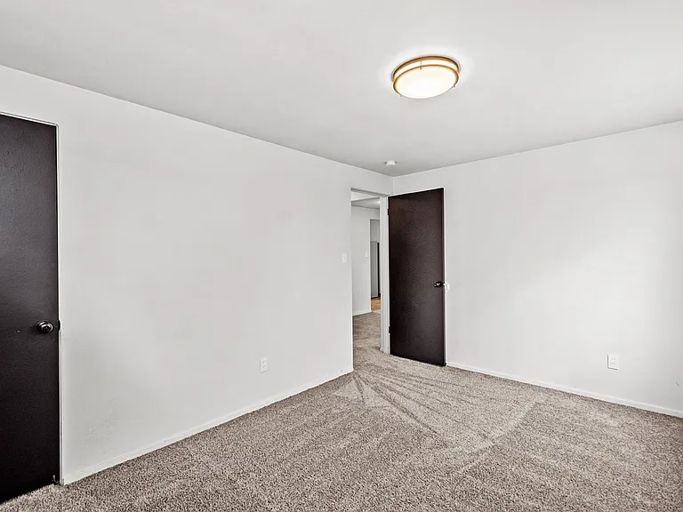 Lindberg Apartments — Photo 7