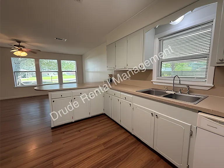 30121 Julia St — Photo 24