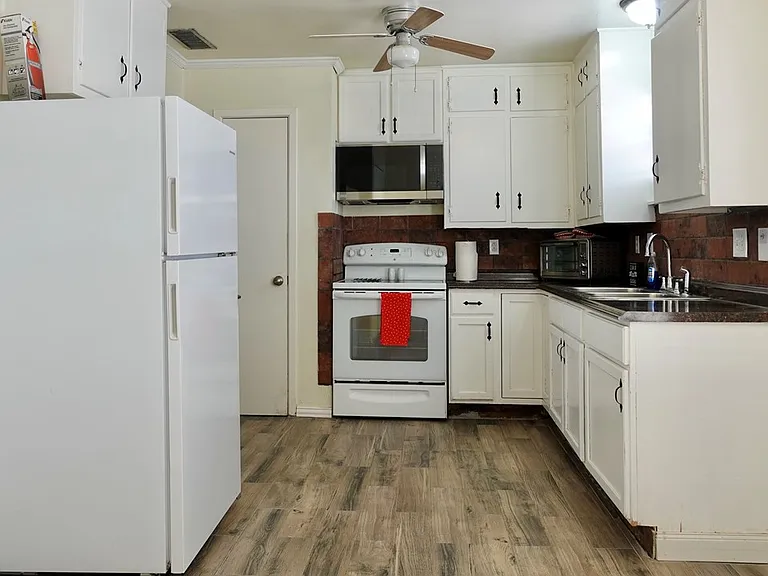 4719 Bowie Dr — Photo 10
