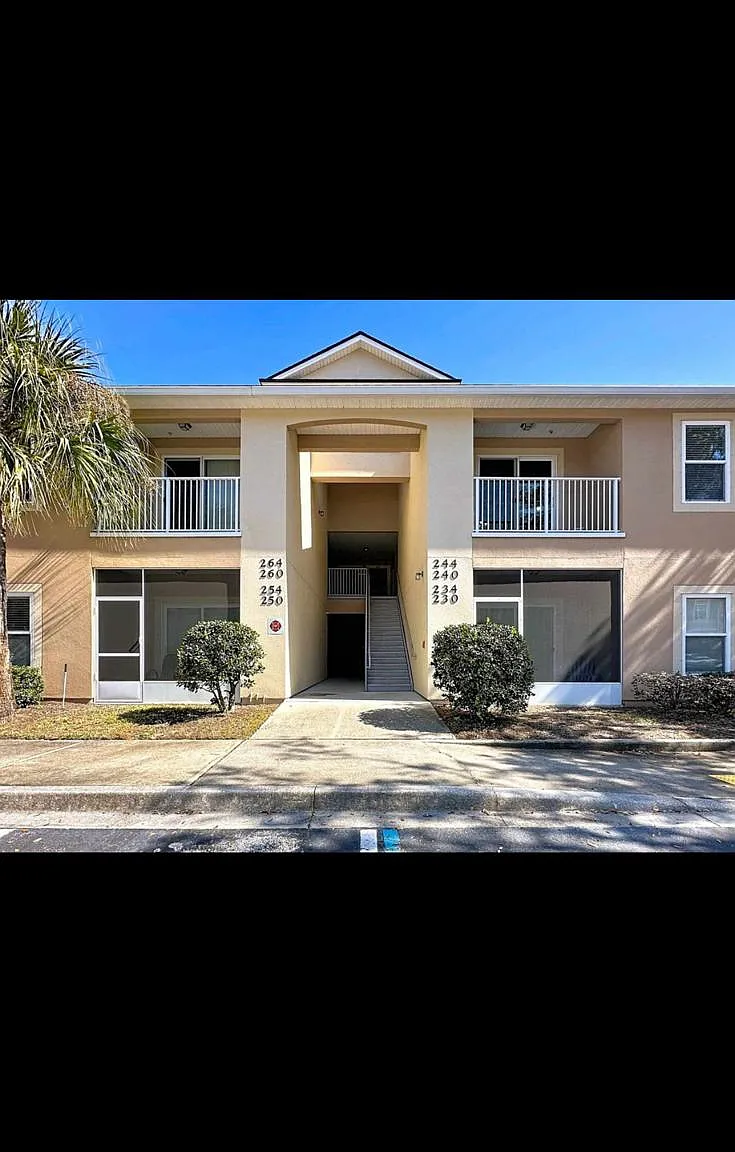 2 bed, 940 sqft, $1,850 — Photo 2