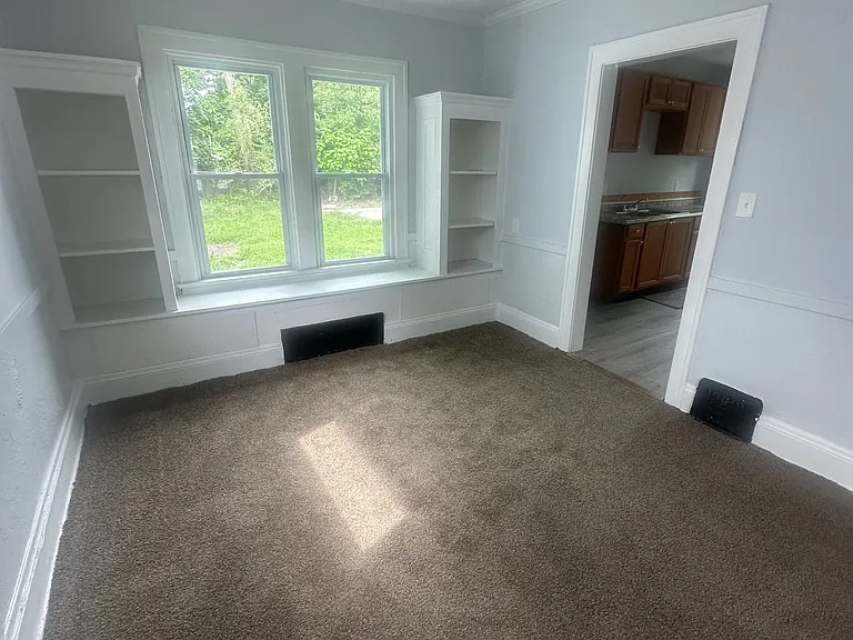 12909 Benwood Ave — Photo 2