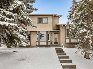 111 W Deerfield Dr SE, Calgary, AB T2J6T9