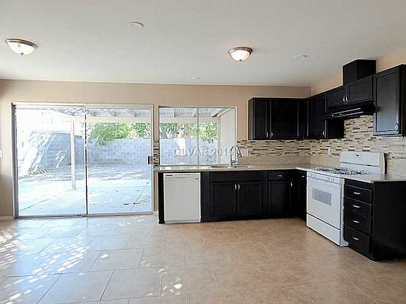 2nd image of 4660 Kearney St