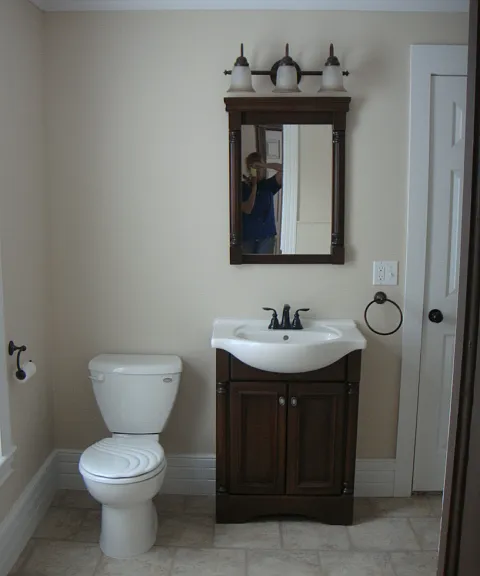 214 E Bremer St — Photo 8