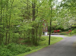 831 New Norwalk Rd, New Canaan, CT 06840