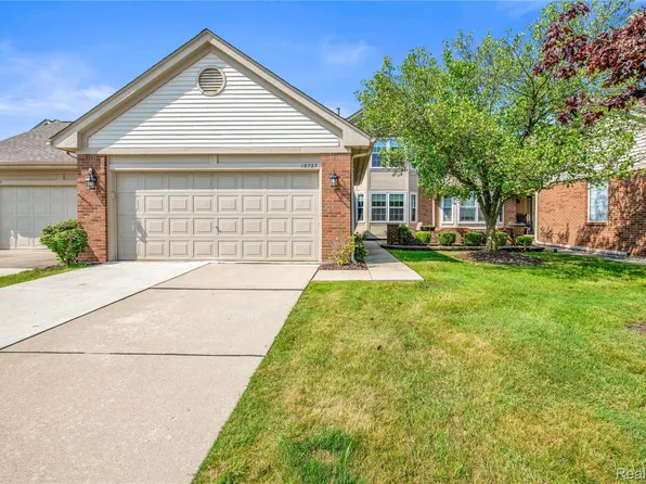 15727 Golfview Dr, Riverview, MI 48193
