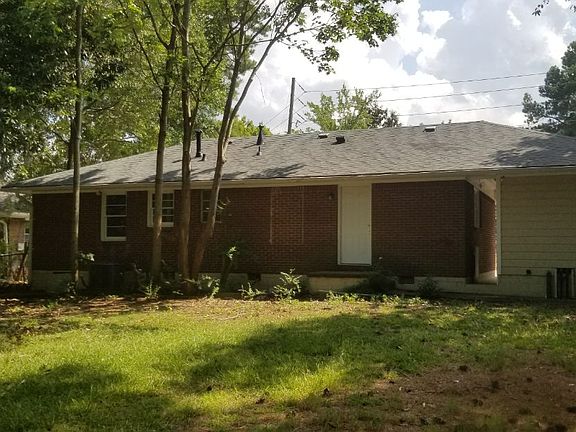2nd image of 640 Pineridge Dr