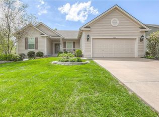 825 S Persimmon Dr, Olathe, KS 66061