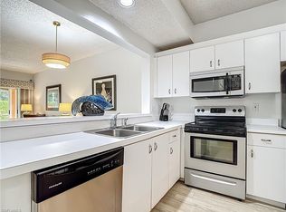 1044 Woodshire Ln APT B102, Naples, FL 34105