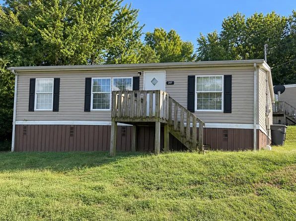 207 Lewis St, Columbia, TN 38401