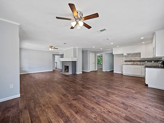 5th image of 821 Camp Dr