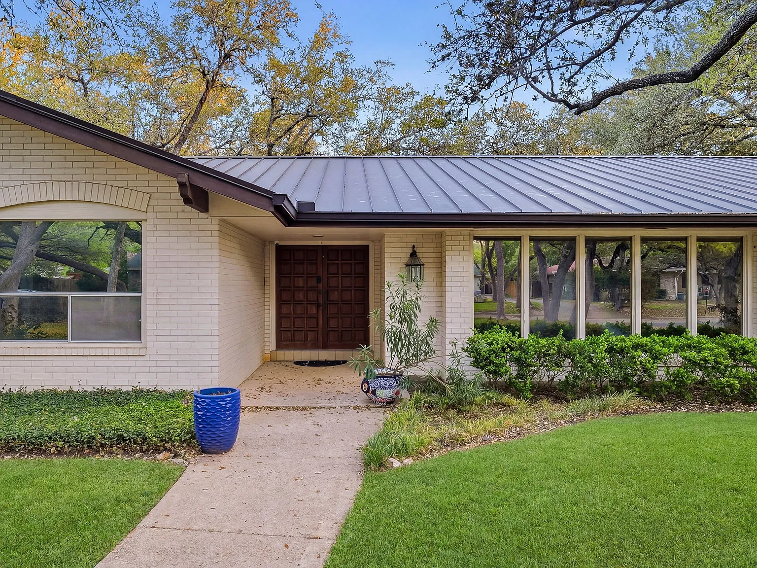 3714 Hundred Oaks Dr — Photo 3