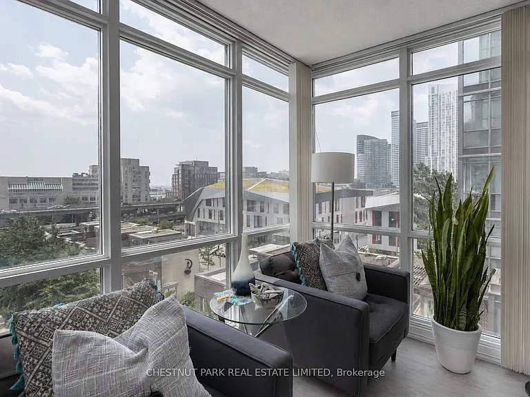 15 Fort York Blvd #710 — Photo 5