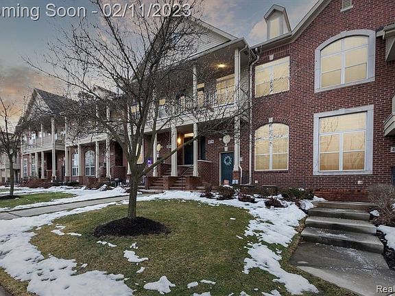 3rd image of 472 Old Pine Way