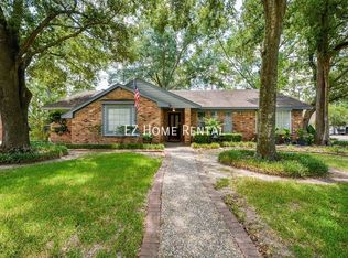 5827 Lodge Creek Dr, Houston, TX 77066