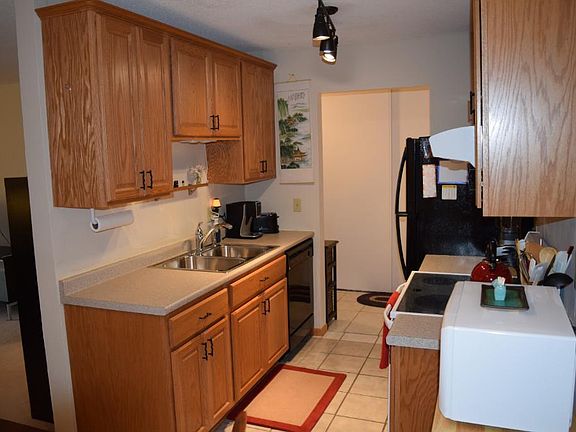 4th image of 2005 E 122nd St APT A1