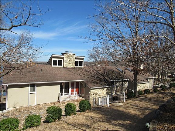 2nd image of 399 Tara Vista Rd