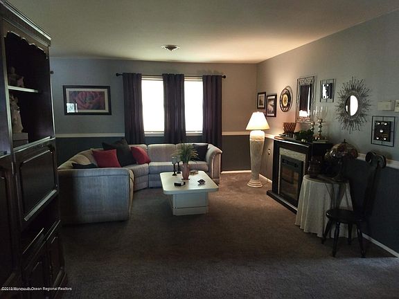 3rd image of 85 Westport Dr #71