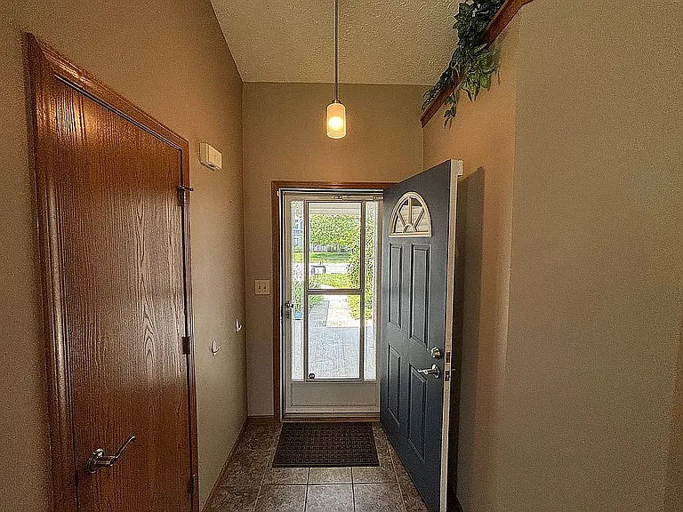 1718 King Eider Dr — Photo 5