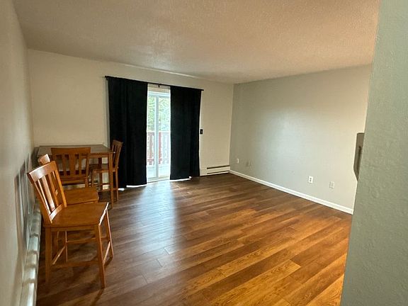 4th image of 1600 Washington Dr APT 1