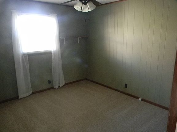 4th image of 182 Fortner Ave