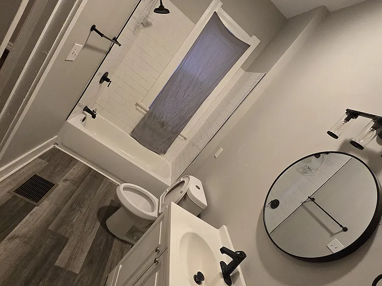 1014 N Superior St #1 — Photo 5