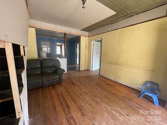 2nd image of 202 Hickory St #21
