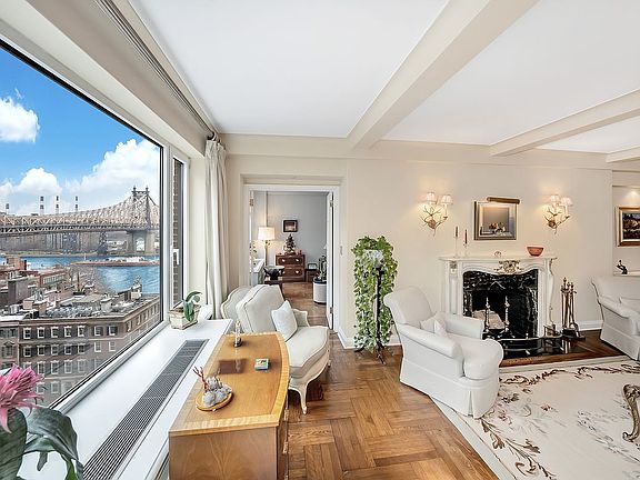 3rd image of 2 Sutton Pl S APT 12A