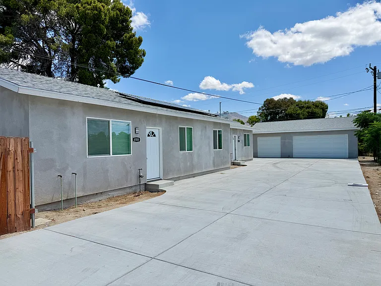 6989 Del Rosa Ave — Photo 16
