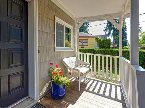 2nd image of 12044 20th Ave NE