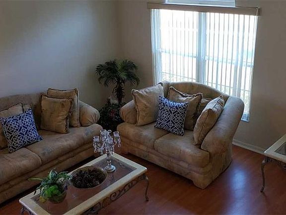 2nd image of 547 Darkwood Ave