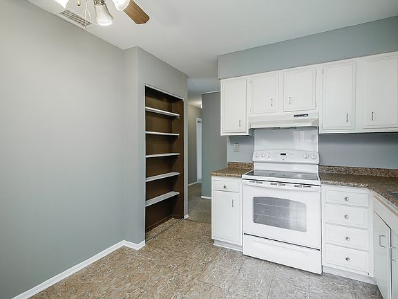 5th image of 4415 Blackhawk Ln APT 106