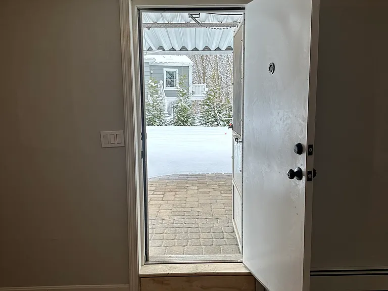 596 Beaver St — Photo 23