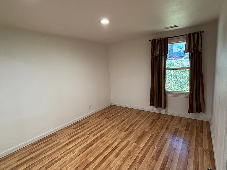 11545 Roosevelt Way NE — Photo 4