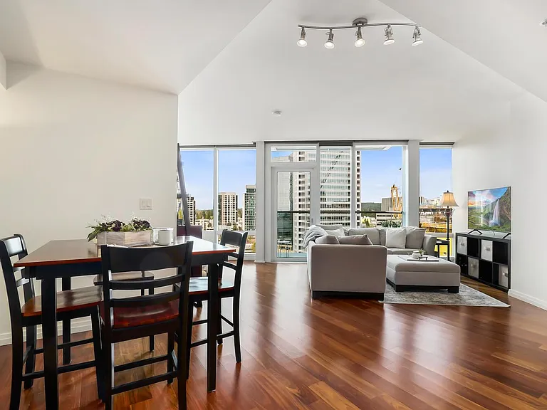 10700 NE 4th St #1808 — Photo 3
