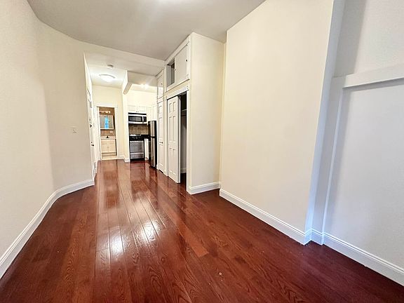 3rd image of 449 W 43rd St #1T