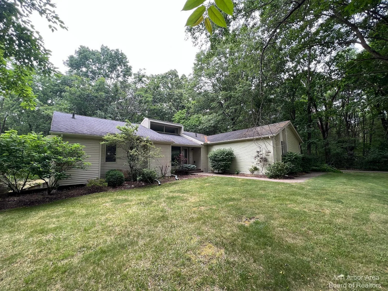 3399 McCluskey Dr photo 1
